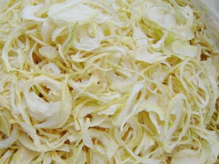 dehydrated  onion flakes